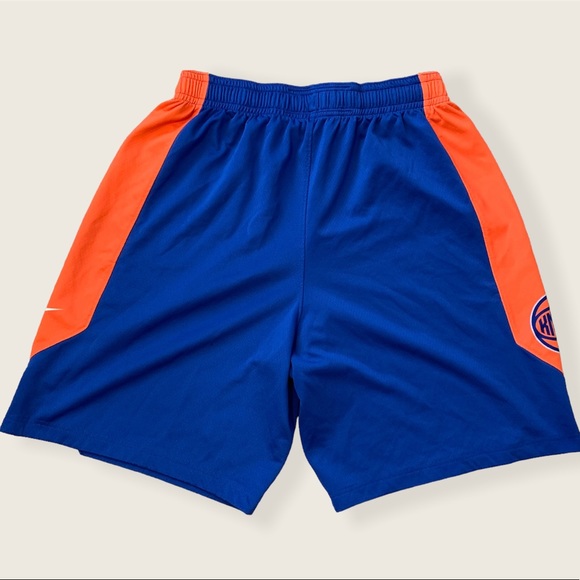 NWOT Nike New York Knicks Shorts - Picture 2 of 2